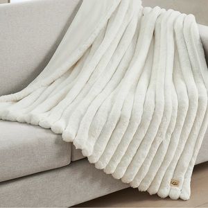 UGG Kaylah Throw Snow